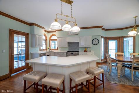 8481 Timber Trail Brecksville OH 44141