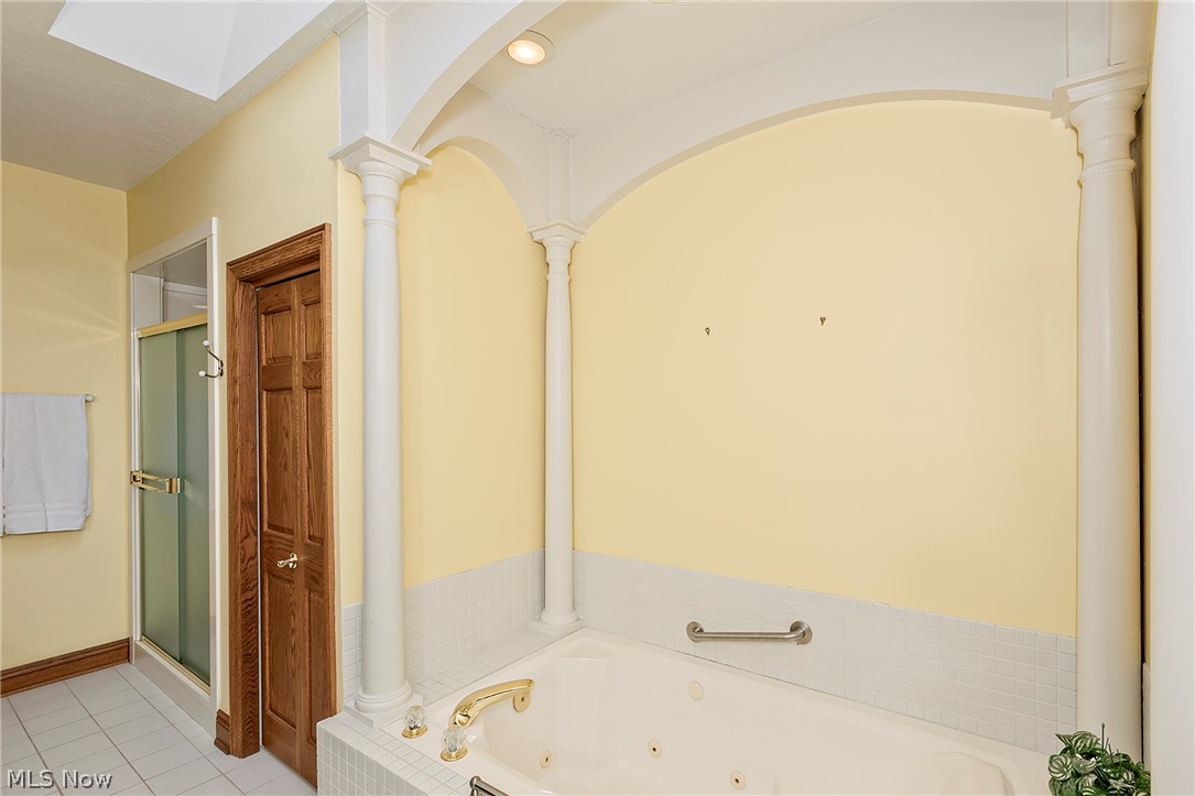 2002 Fox Trace Trail Cuyahoga Falls OH 44223