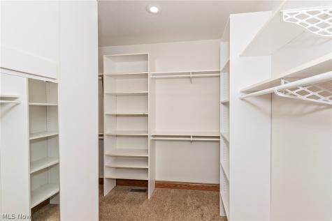 2002 Fox Trace Trail Cuyahoga Falls OH 44223