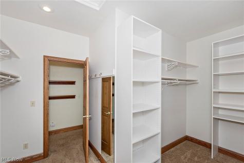 2002 Fox Trace Trail Cuyahoga Falls OH 44223