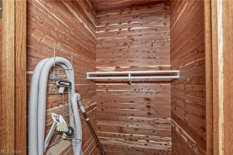 2002 Fox Trace Trail Cuyahoga Falls OH 44223