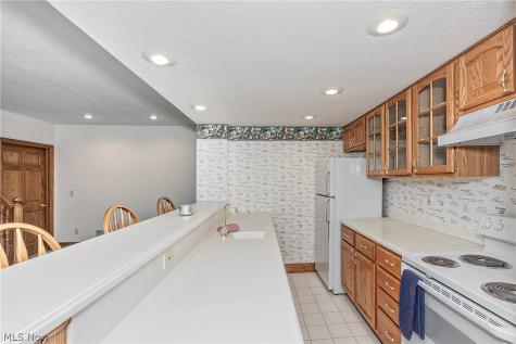 2002 Fox Trace Trail Cuyahoga Falls OH 44223