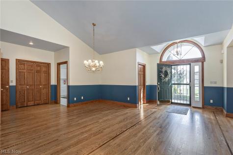 2002 Fox Trace Trail Cuyahoga Falls OH 44223