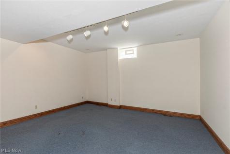 2002 Fox Trace Trail Cuyahoga Falls OH 44223