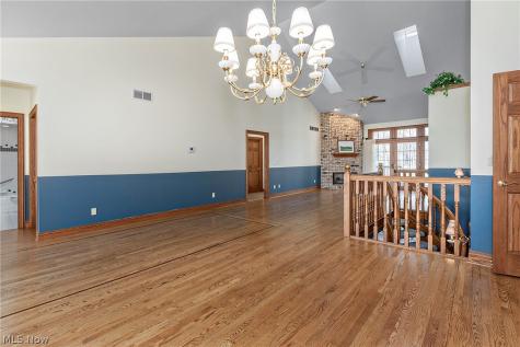 2002 Fox Trace Trail Cuyahoga Falls OH 44223