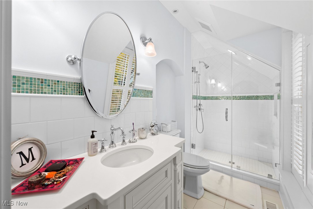 106 W Washington Street Chagrin Falls OH 44022