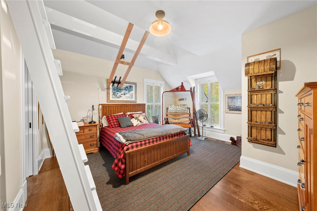 106 W Washington Street Chagrin Falls OH 44022