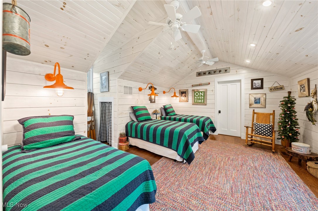 106 W Washington Street Chagrin Falls OH 44022