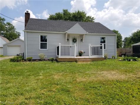 4114 Buchtel Avenue NE Louisville OH 44641