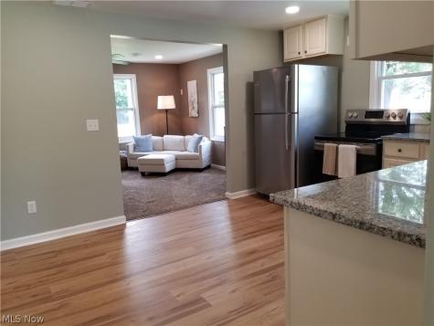 4114 Buchtel Avenue NE Louisville OH 44641