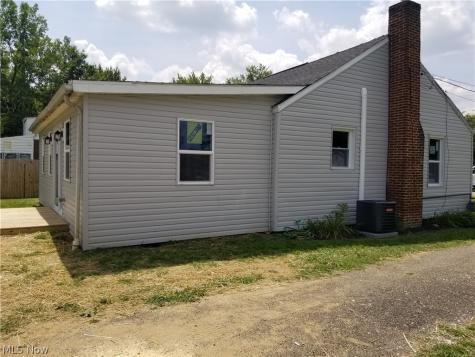 4114 Buchtel Avenue NE Louisville OH 44641