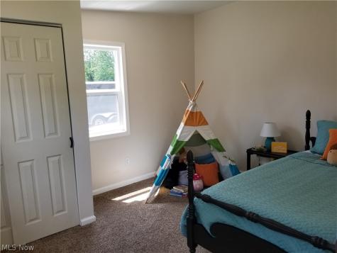 4114 Buchtel Avenue NE Louisville OH 44641
