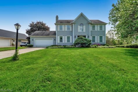 73 Lakecrest Boulevard Hinckley OH 44233