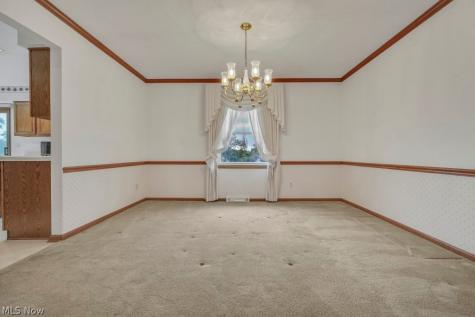 73 Lakecrest Boulevard Hinckley OH 44233