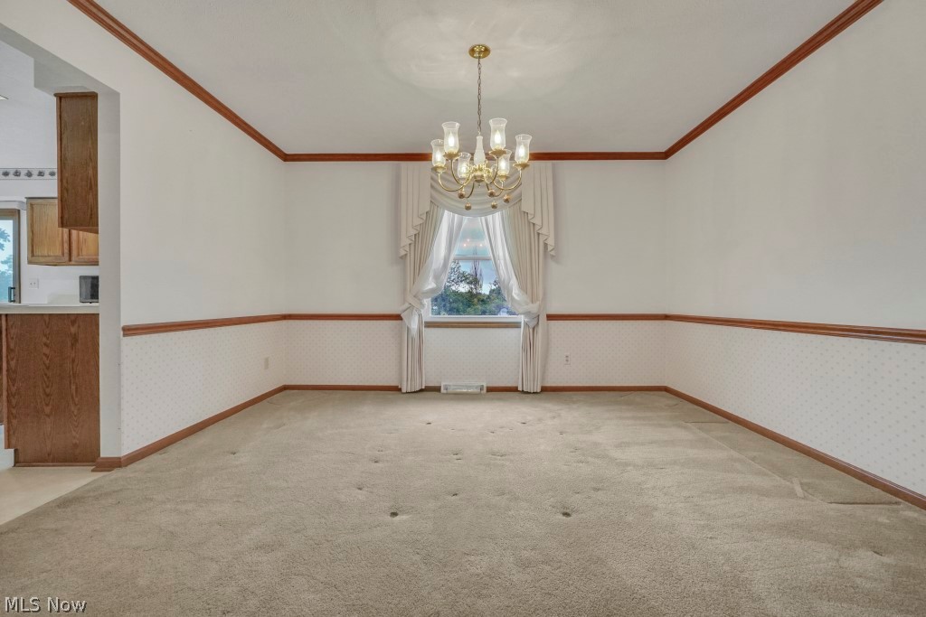 73 Lakecrest Boulevard Hinckley OH 44233