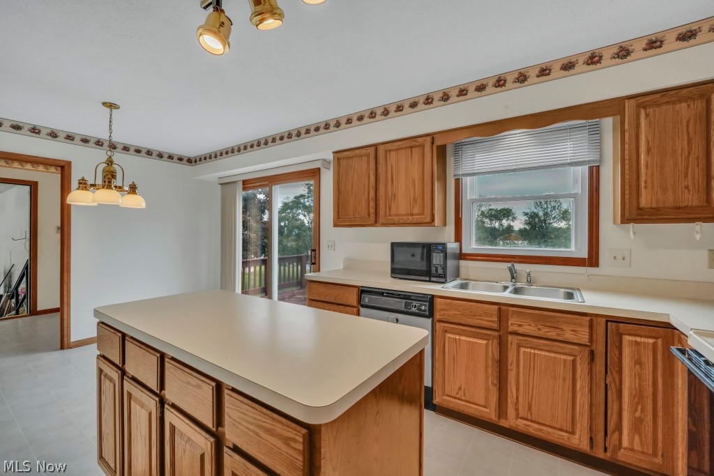 73 Lakecrest Boulevard Hinckley OH 44233