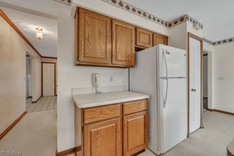73 Lakecrest Boulevard Hinckley OH 44233