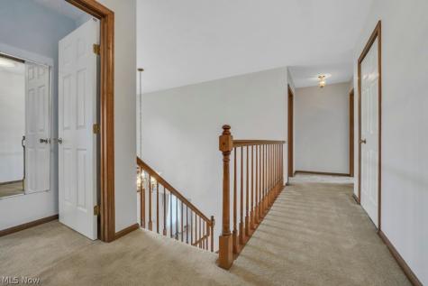 73 Lakecrest Boulevard Hinckley OH 44233