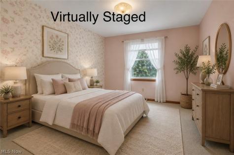 73 Lakecrest Boulevard Hinckley OH 44233