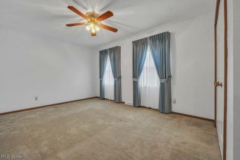 73 Lakecrest Boulevard Hinckley OH 44233