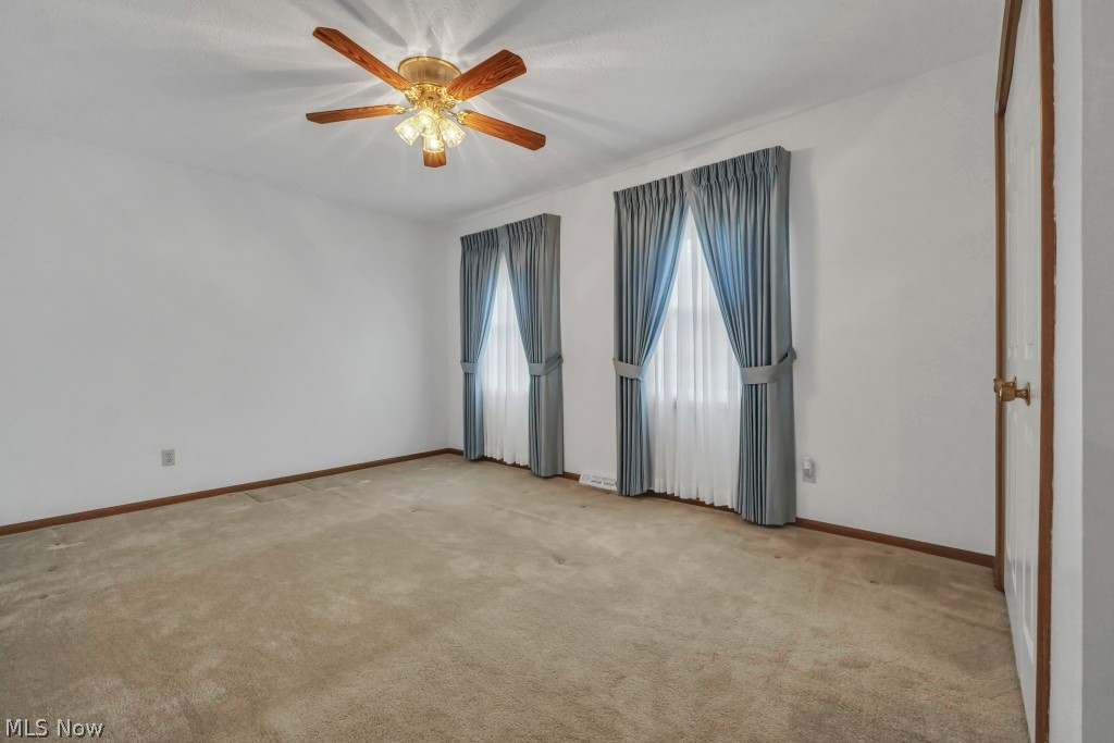 73 Lakecrest Boulevard Hinckley OH 44233