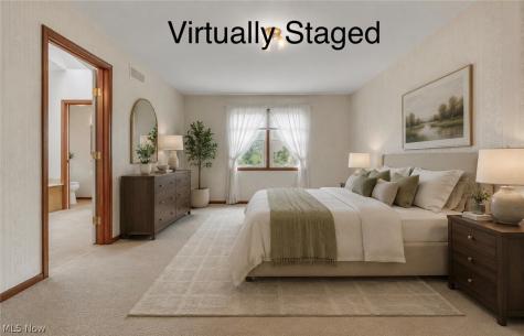 73 Lakecrest Boulevard Hinckley OH 44233