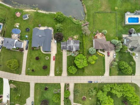 73 Lakecrest Boulevard Hinckley OH 44233
