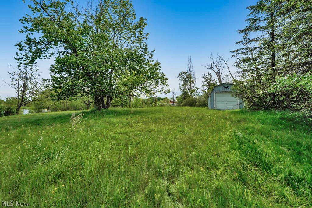 73 Lakecrest Boulevard Hinckley OH 44233