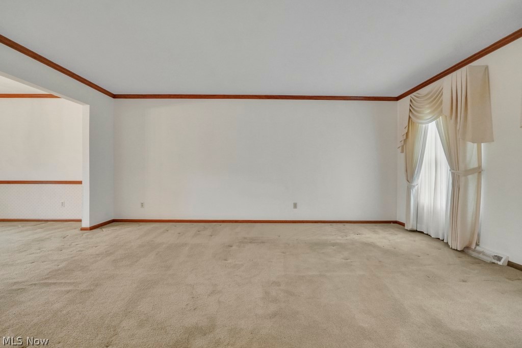 73 Lakecrest Boulevard Hinckley OH 44233