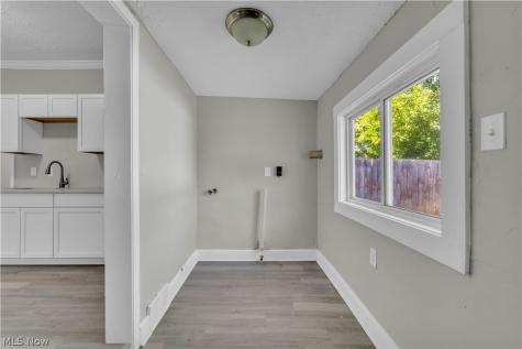 7508 Neville Avenue Cleveland OH 44102