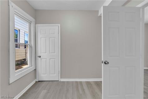 7508 Neville Avenue Cleveland OH 44102