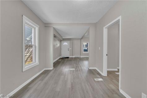 7508 Neville Avenue Cleveland OH 44102