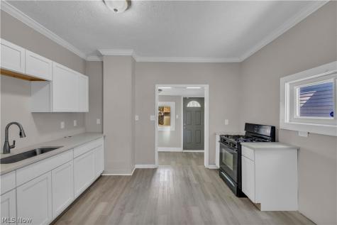 7508 Neville Avenue Cleveland OH 44102
