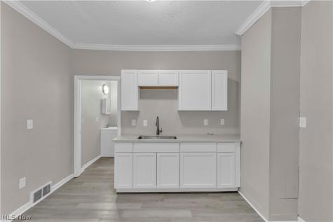 7508 Neville Avenue Cleveland OH 44102