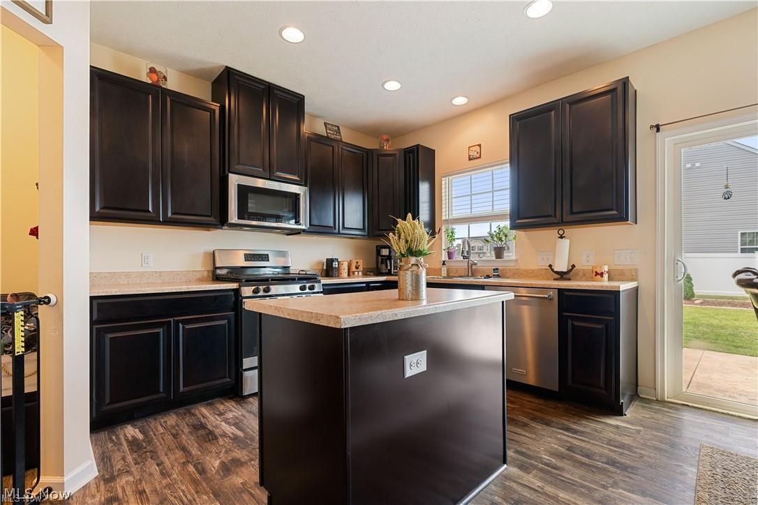 3627 Lake Center Street NW Uniontown OH 44685