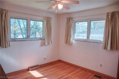 333 E Ridgewood Drive Seven Hills OH 44131