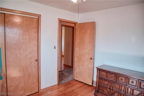 333 E Ridgewood Drive Seven Hills OH 44131