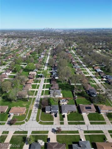 333 E Ridgewood Drive Seven Hills OH 44131