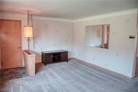 333 E Ridgewood Drive Seven Hills OH 44131
