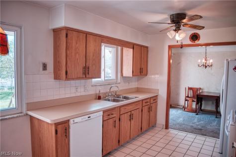 333 E Ridgewood Drive Seven Hills OH 44131