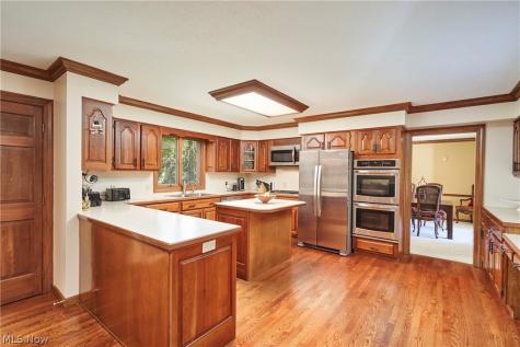 315 Hollythorn Drive Copley OH 44321