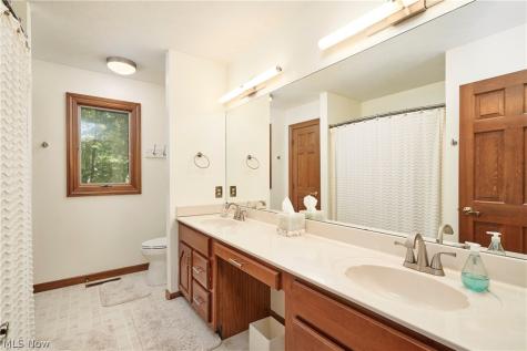 315 Hollythorn Drive Copley OH 44321