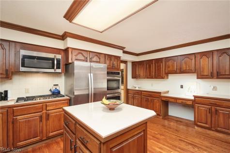 315 Hollythorn Drive Copley OH 44321