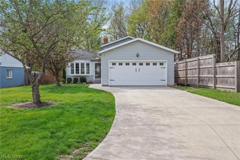 5820 Parkview Lane Fairview Park OH 44126