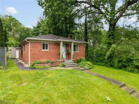 84 Pfeiffer Avenue Akron OH 44312