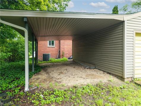 84 Pfeiffer Avenue Akron OH 44312