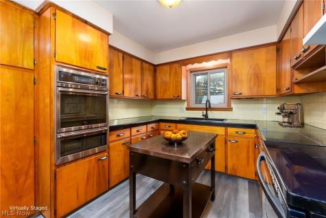 84 Pfeiffer Avenue Akron OH 44312