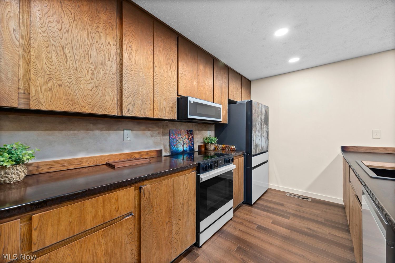 11979 The Bluffs Strongsville OH 44136