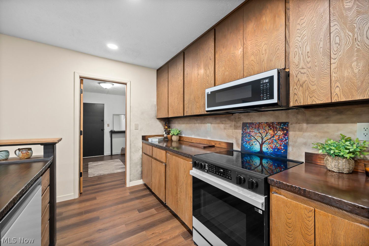11979 The Bluffs Strongsville OH 44136