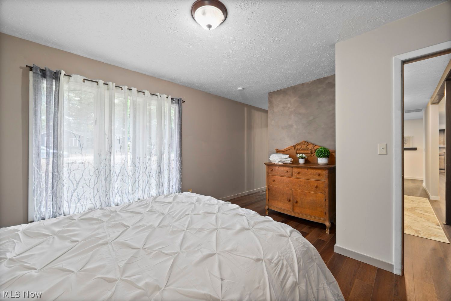 11979 The Bluffs Strongsville OH 44136